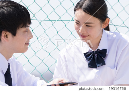 高中學生屋頂 高中學生屋頂 39316766