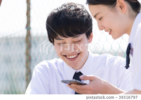 高中學生屋頂 39316797