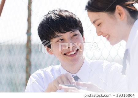 高中學生屋頂 高中學生屋頂 39316804