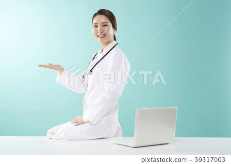 Female doctor 39317003