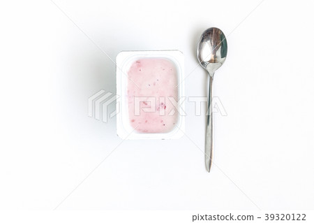 Container with strawberry yogurt and spoon Container with strawberry yogurt and spoon 39320122