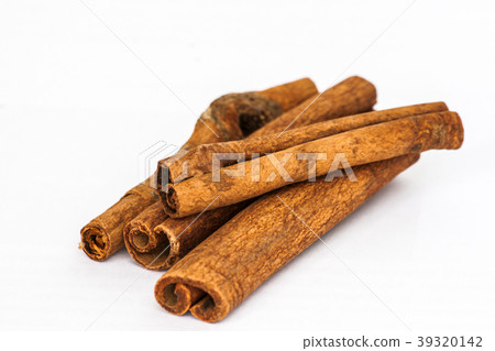 cinnamon sticks on a white background isolated. 39320142