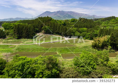 栃木縣那須鎮稻田那須山脈(5月)從那須高原大橋 栃木縣那須鎮稻田那須山脈(5月)從那須高原大橋 39320273
