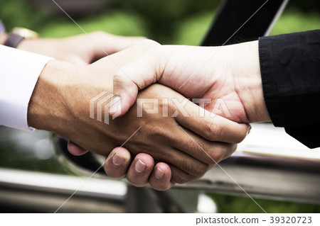 Businessman join hands business concept.	 39320723