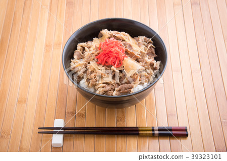 japanese beef rice bowl 39323101