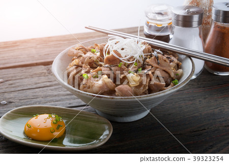 Japanese beef bowl in Japanese style. Japanese beef bowl in Japanese style. 39323254