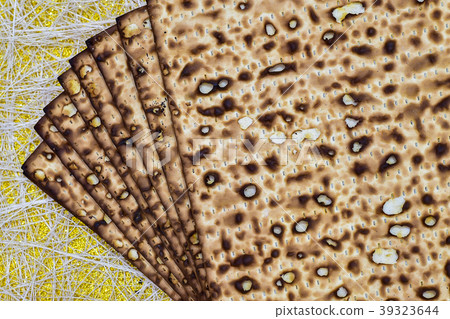 Matzah on pesah cheerful holiday pesah. 39323644