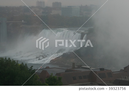 Niagara Falls 39323756