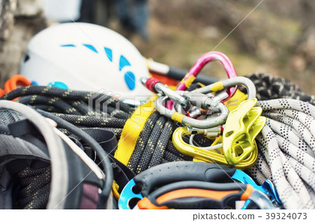 Used climbing equipment - carabiner without Used climbing equipment - carabiner without 39324073