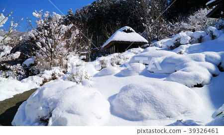 Snow scene of Gero Onsen Gassho Village 39326461