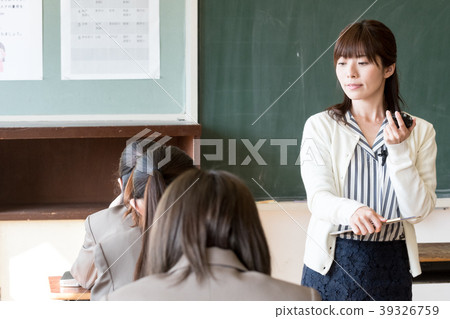 學生形象考試主管 39326759