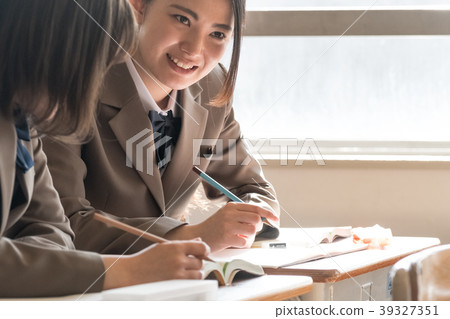 Student image Self-study scene after school Student image Self-study scene after school 39327351