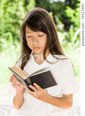 Asian girl reading book Asian girl reading book 39327460