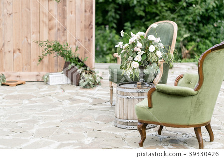 Vintage wood chairs and table with flower Vintage wood chairs and table with flower 39330426