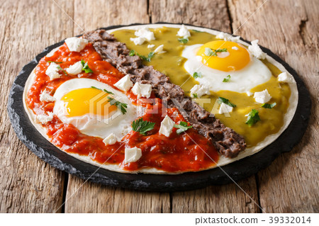 Mexican fried huevos divorciados eggs with salsa Mexican fried huevos divorciados eggs with salsa 39332014
