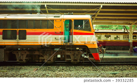 Old diesel train  39332285