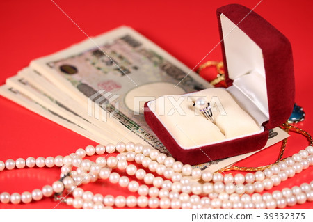 錢和珠寶 錢和珠寶 39332375