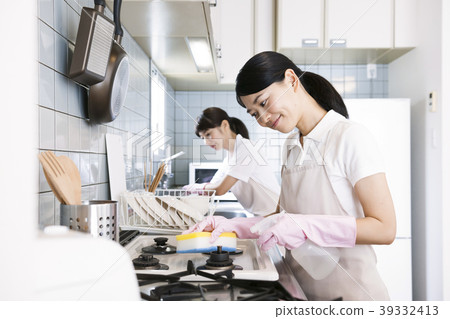 Housekeeper Housekeeper Female Housekeeping Housekeeping Service Housekeeper Housekeeper Female Housekeeping Housekeeping Service 39332413