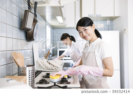 Housekeeper Housekeeper Female Housekeeping Housekeeping Service Housekeeper Housekeeper Female Housekeeping Housekeeping Service 39332414