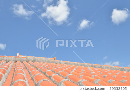 Okinawa red tile + blue sky 39332505