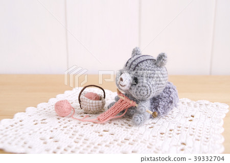 Winter preparations for squirrels Winter preparations for squirrels 39332704