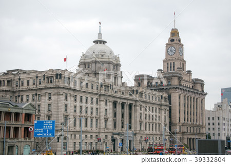 Shanghai Huangpu District Bund (Waitan) District Hong Kong Shanghai Bank Building (central) Ekaiguan (right) Along Zhongshan East Road 39332804