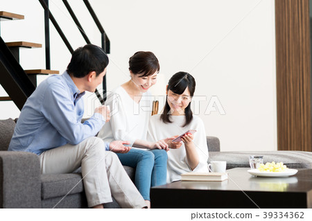 Middle family 39334362