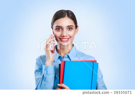 Portrait of young beautiful business woman 39335071