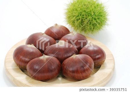 栗子秋天口味白色背景 39335751