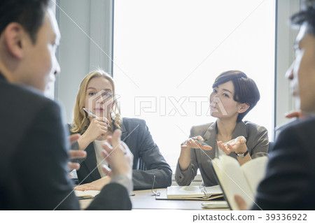 Global meeting image Business English 39336922
