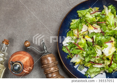 Fresh green salad Fresh green salad 39337051