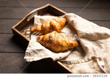 Fresh butter croissants Fresh butter croissants 39337134