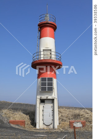 Sunazaki lighthouse on the Sunazaki coast Sunazaki lighthouse on the Sunazaki coast 39338586