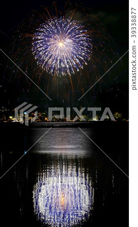 Fireworks that the fine change is beautiful Fireworks that the fine change is beautiful 39338877