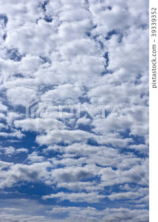 Sky and clouds 39339352