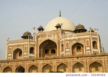 Closer view of Humayun Tomb 39340364