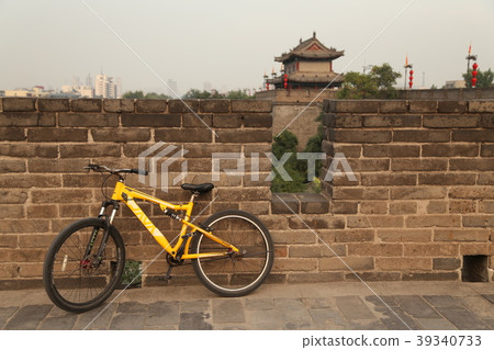 Walled bicycle Walled bicycle 39340733