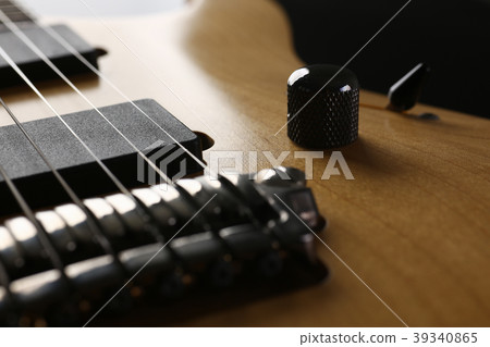 Classic shape wooden electric guitar with rosewood 39340865