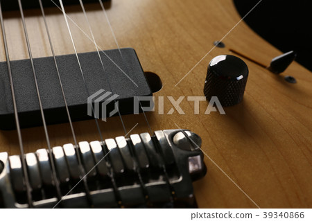 Classic shape wooden electric guitar with rosewood 39340866