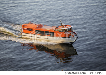 Small boat maintenance Small boat maintenance 39344953