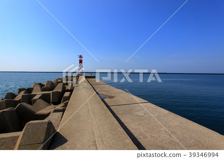 坂田港口防波堤和燈塔 坂田港口防波堤和燈塔 39346994