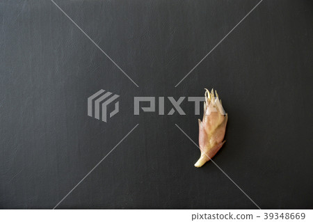 品嚐新鮮的秋季mioga裝載黑色背景 品嚐新鮮的秋季mioga裝載黑色背景 39348669
