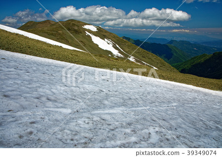 在Senjo Kurayama的Joetsu邊界前面 在Senjo Kurayama的Joetsu邊界前面 39349074