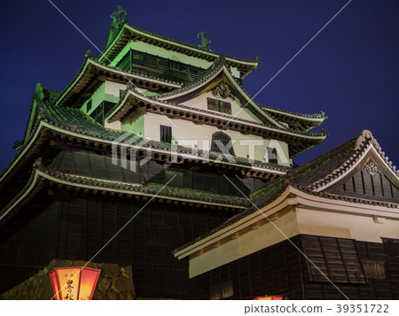 Castle of Japan Matsue Castle aka Chidori Castle The castle tower is a national treasure selected 100 national cherry blossom spots in Japan Castle of Japan Matsue Castle aka Chidori Castle The castle tower is a national treasure selected 100 national cherry blossom spots in Japan 39351722