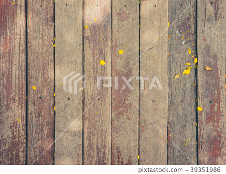 wood texture with natural patterns . wood texture with natural patterns . 39351986