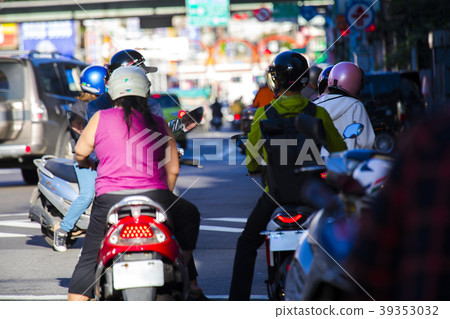  安全，道路，摩托車，安全，道路，摩托車，安全，道路，摩托車， 39353032