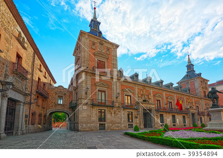 Square of Villa (Plaza de la Villa) 39354894