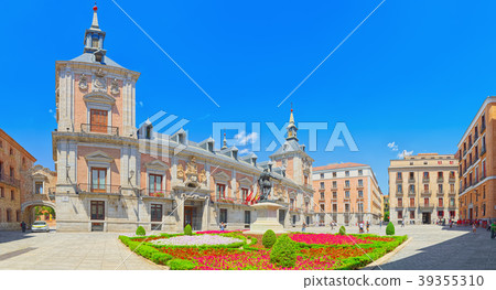 Square of Villa (Plaza de la Villa) 39355310