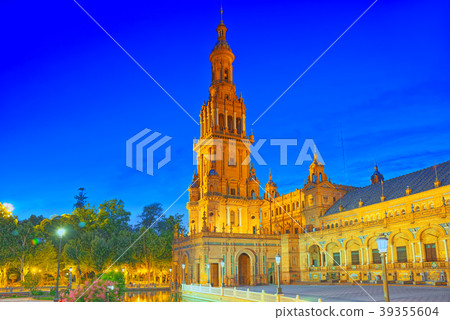 Spain Square (Plaza de Espana) 39355604