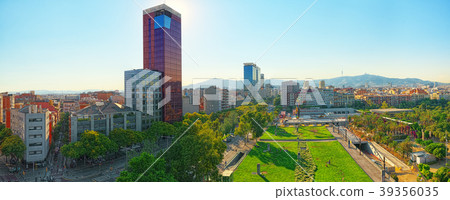 Panorama on the urban center of Barcelona 39356035